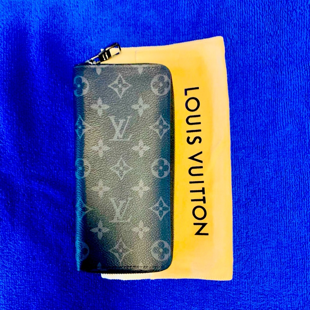Louis Vuitton wallet brand new